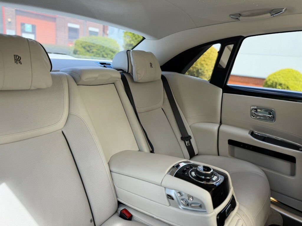 Rolls-Royce Ghost Ghost V12 Swb Green #45