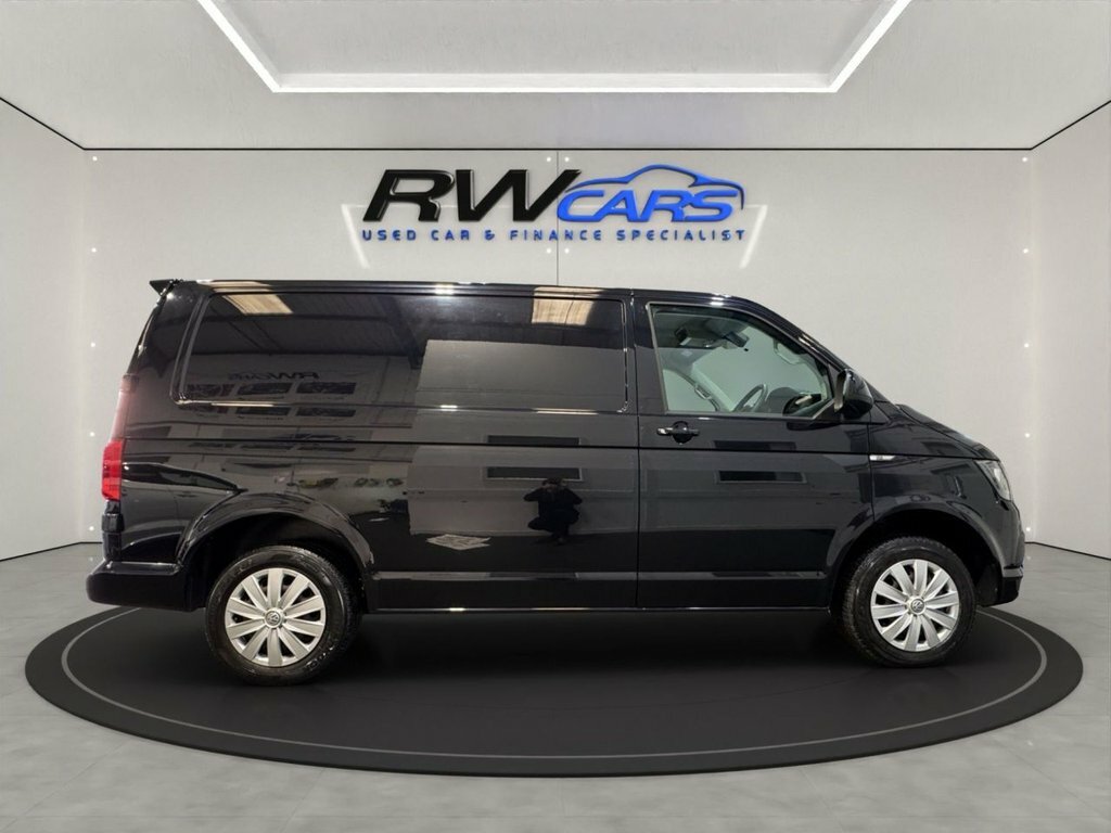 Volkswagen Transporter 2L Trendline VU67XUN Black #4