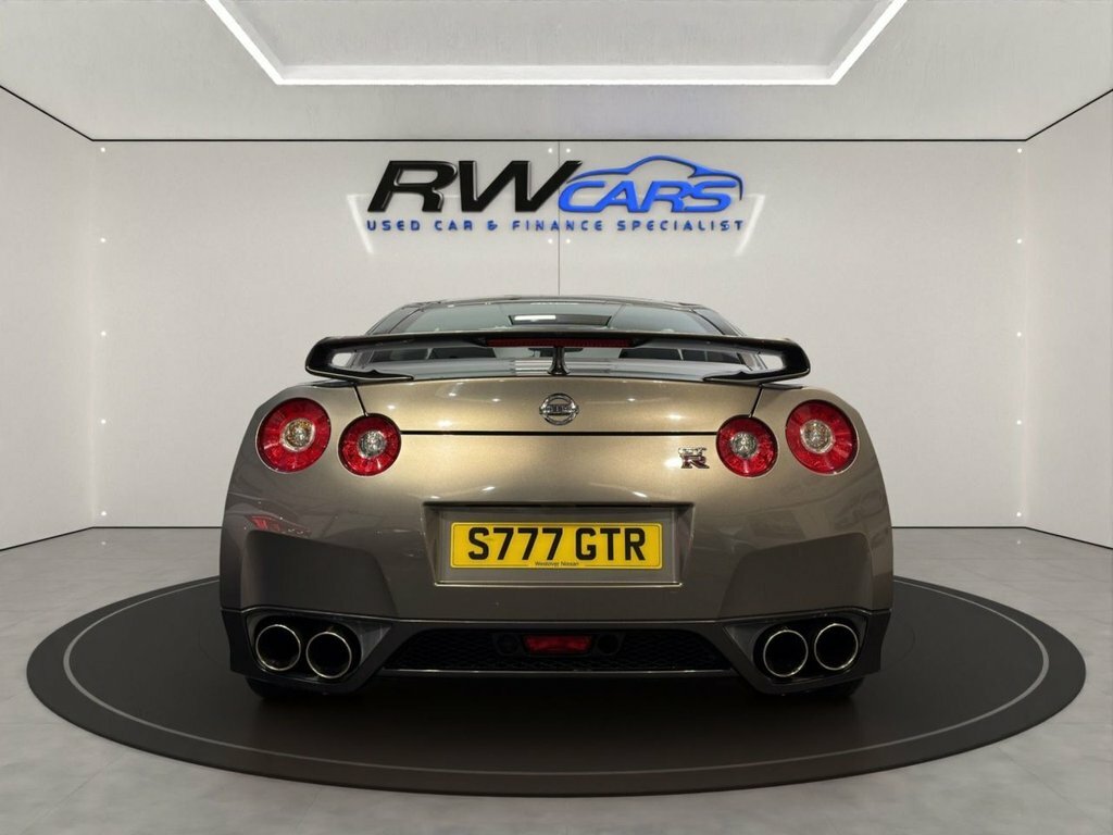 Nissan GT-R Black Edition Silver #3