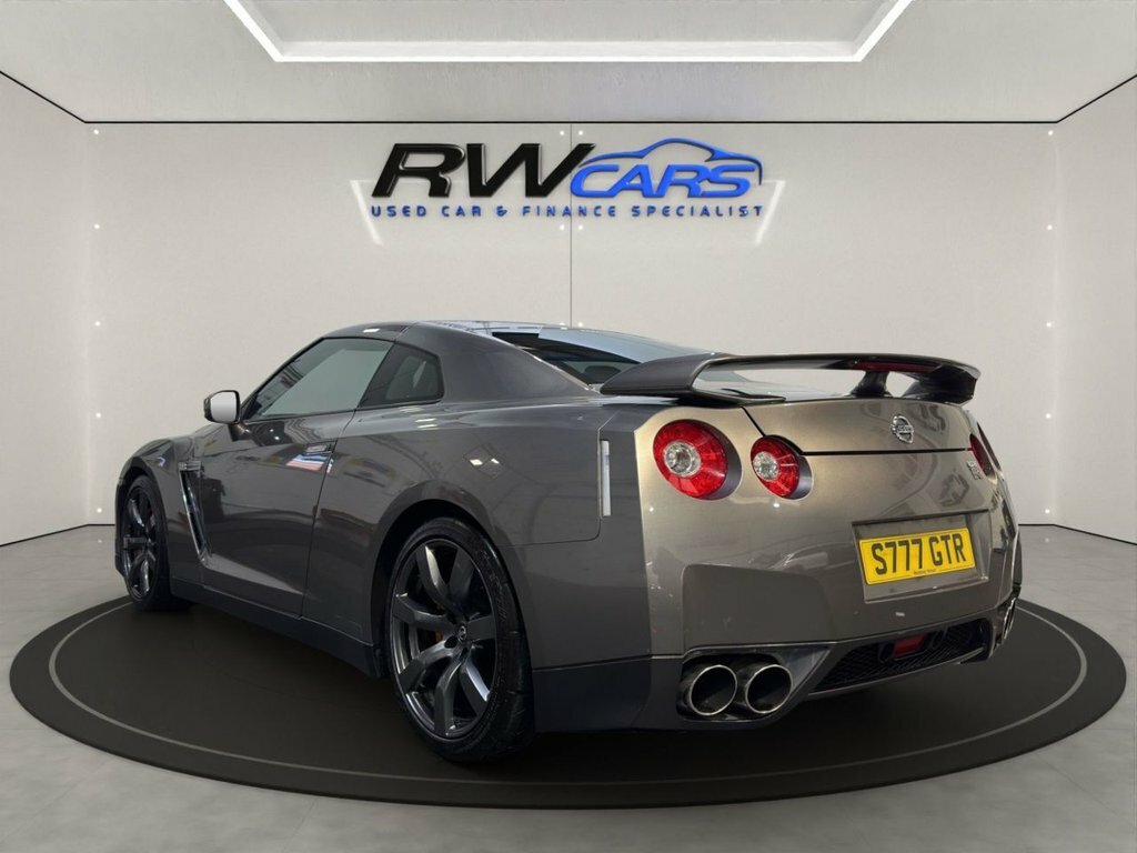 Nissan GT-R Black Edition Silver #2
