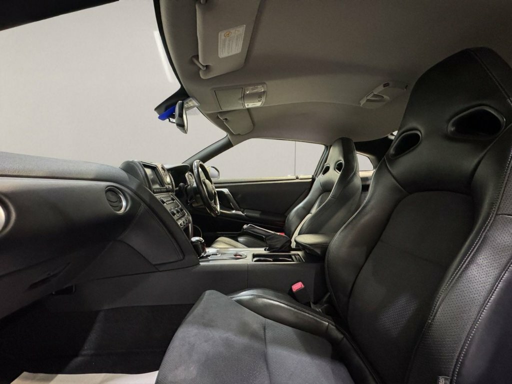Nissan GT-R Black Edition Silver #24