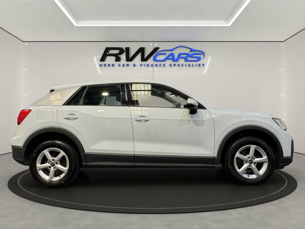 Audi Q2 1L Technik MK71DDU White #5