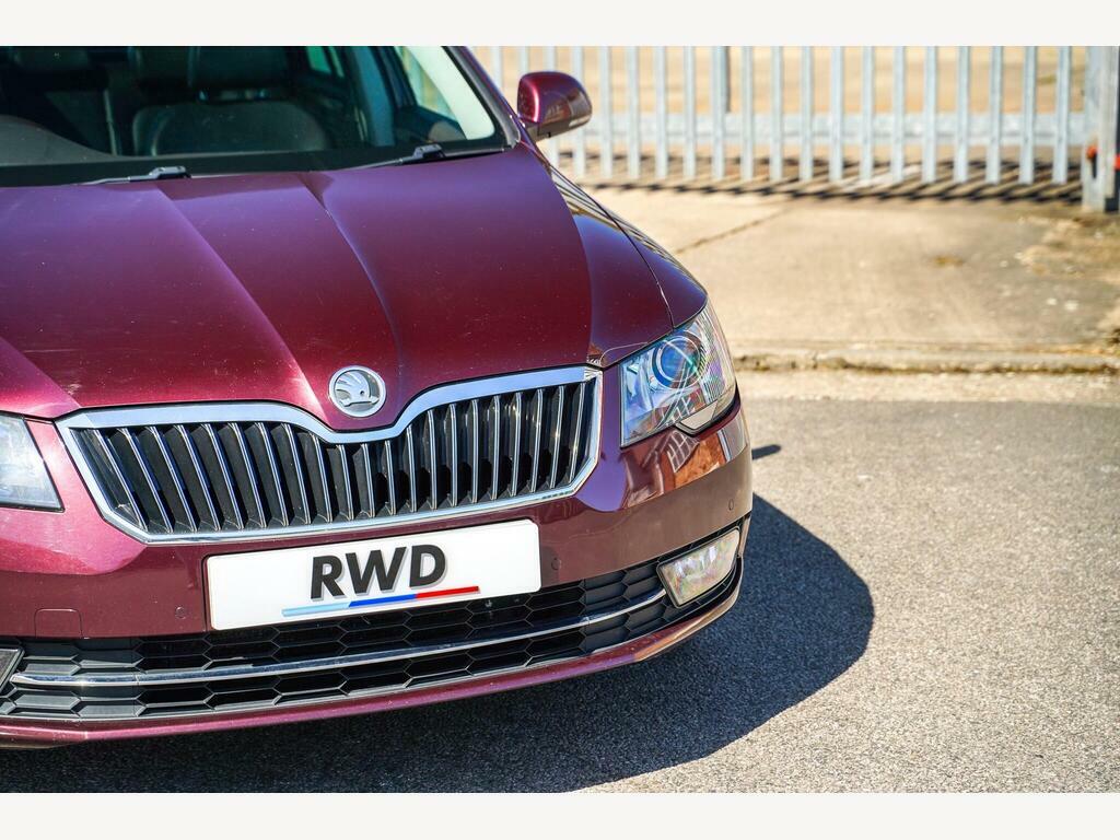 Skoda Superb 2.0 Tdi Laurin Klement Dsg Euro 5 S S Red #4