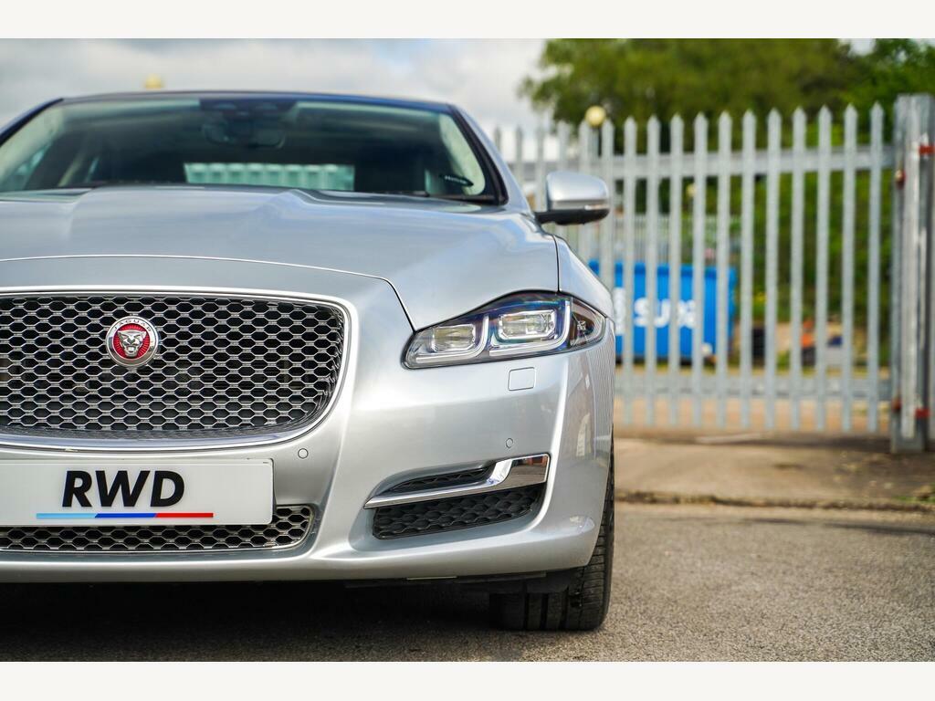 Jaguar XJ 3.0D V6 Portfolio Euro 6 S S Silver #6