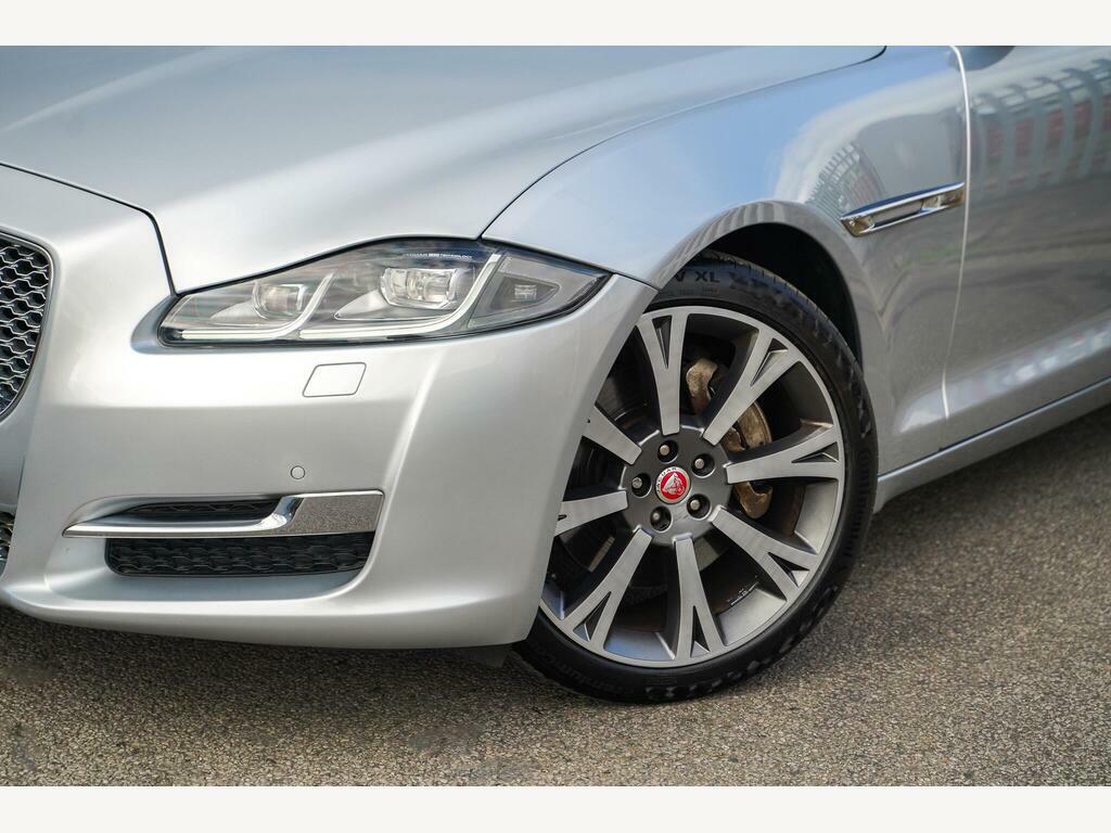 Jaguar XJ 3.0D V6 Portfolio Euro 6 S S Silver #2