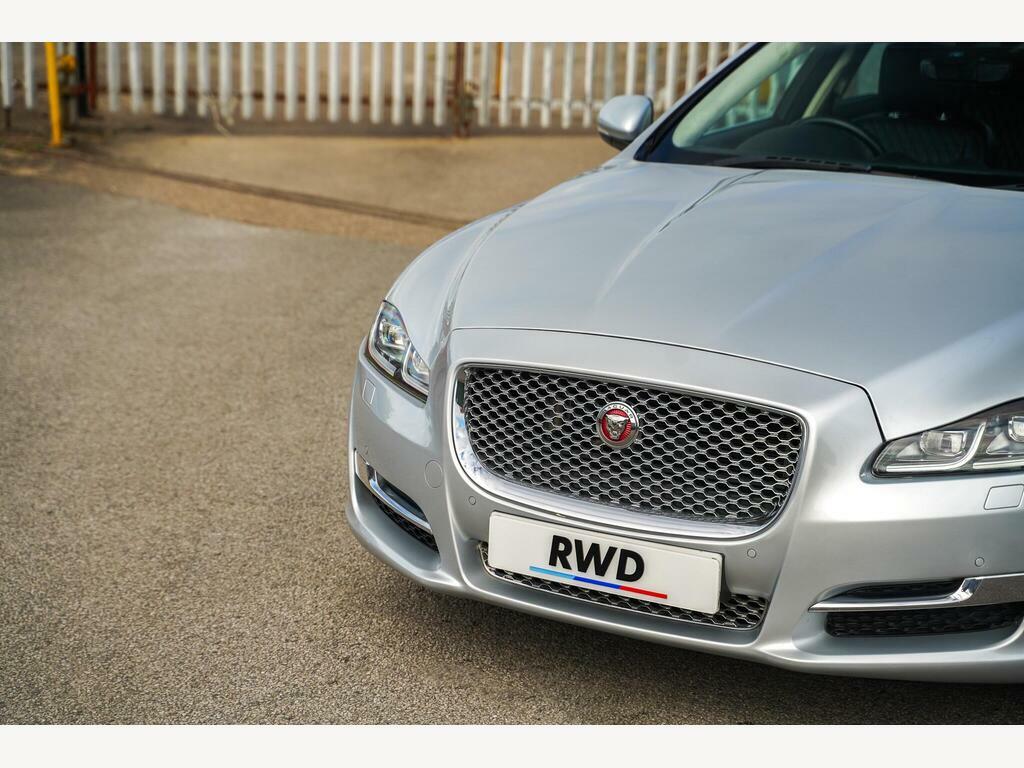 Jaguar XJ 3.0D V6 Portfolio Euro 6 S S Silver #3