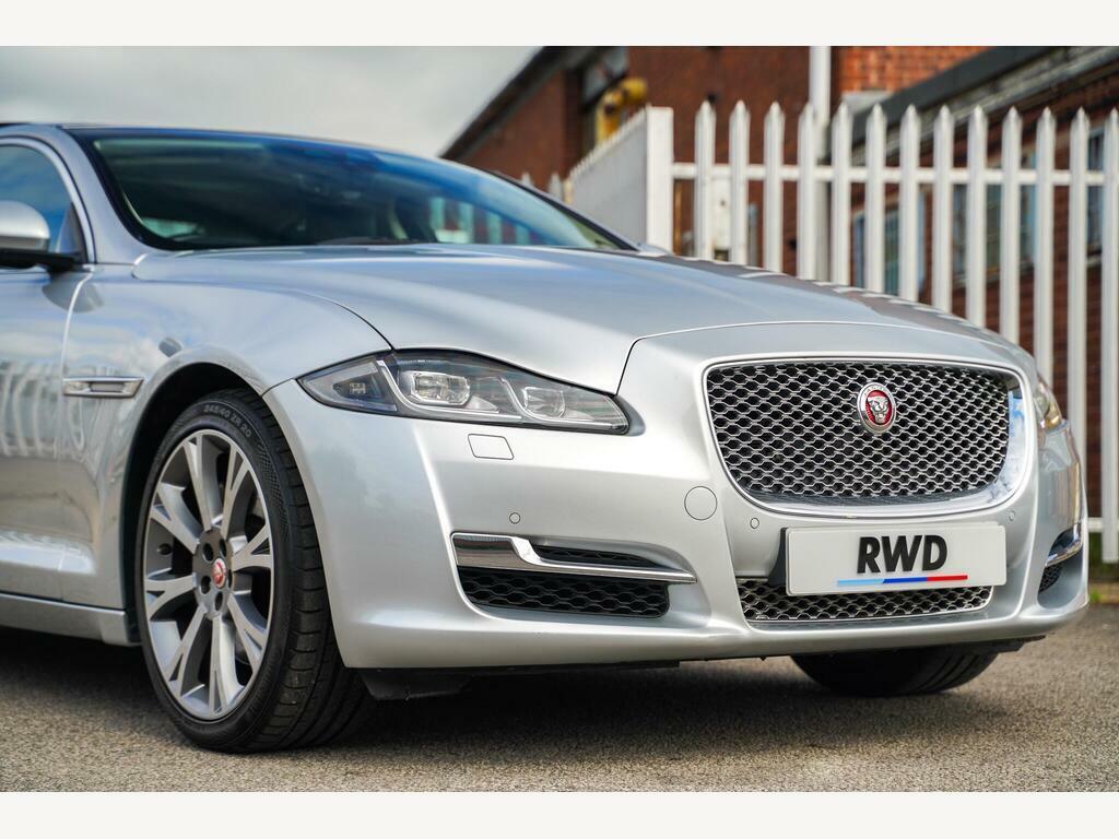 Jaguar XJ 3.0D V6 Portfolio Euro 6 S S Silver #4