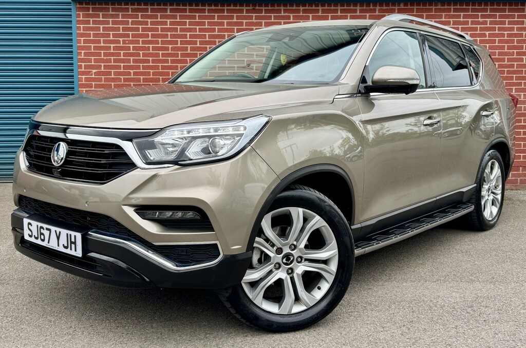 SsangYong Rexton 2.2 D Ultimate Beige