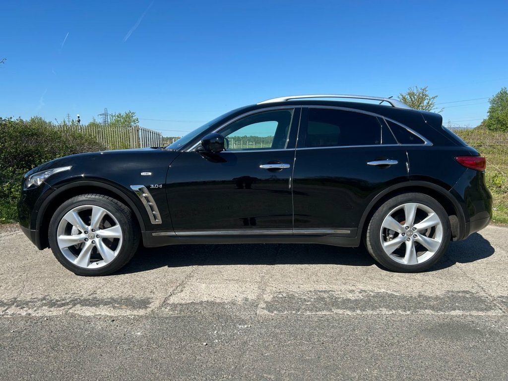 Infiniti QX70 3L S Premium Black #5