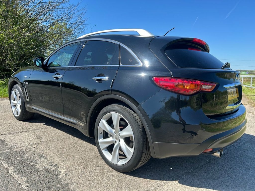 Infiniti QX70 3L S Premium Black #6