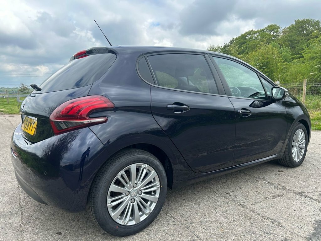 Peugeot 208 1.2L Signature MK69KYT Blue #3
