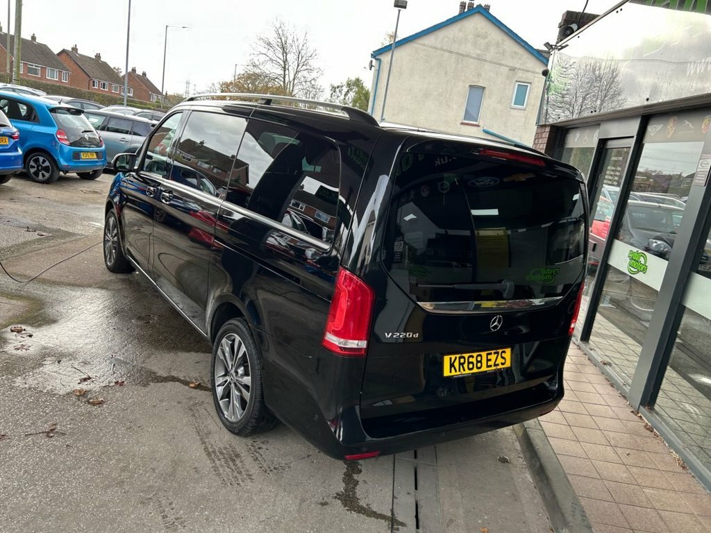 Mercedes-Benz V Class 2.1L V220 D Sport L KR68EZS Black #3