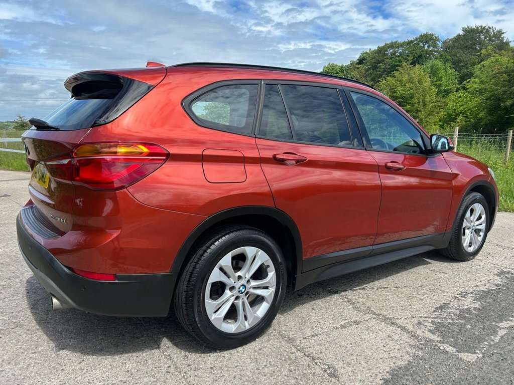 BMW X1 2L Se GL18UMZ Orange #3
