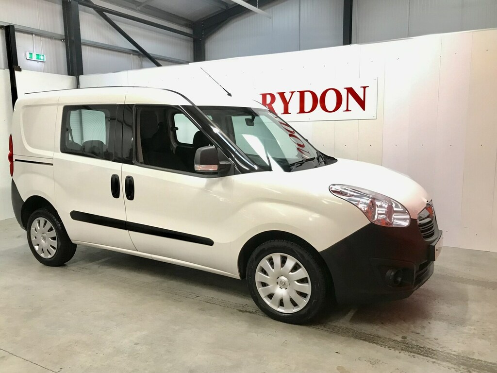 Vauxhall Combo 2300 1.3 Cdti 16V Ecoflex H1 Glazed Crew Van Ss White