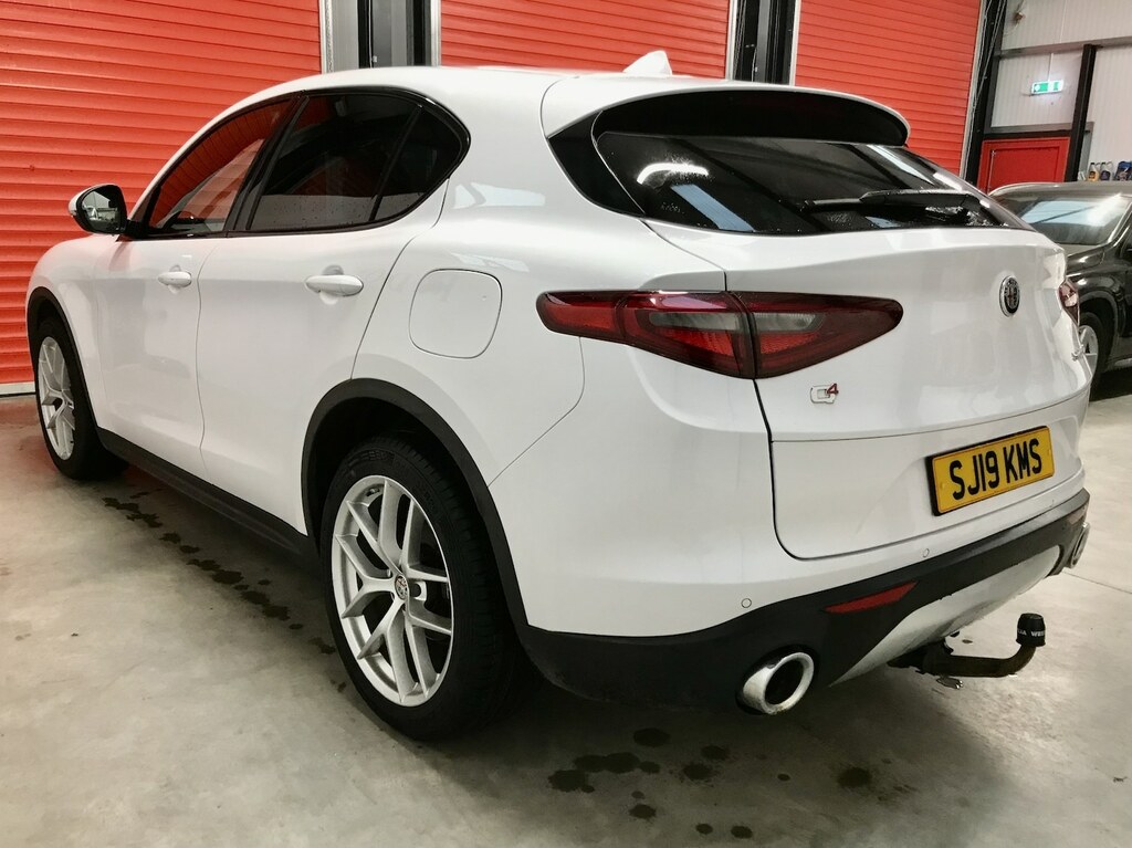 Alfa Romeo Stelvio 2.2 D 210 Milano SJ19KMS White #3