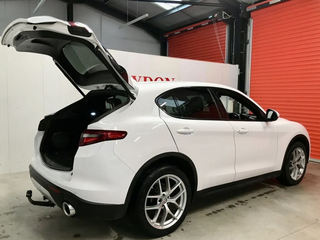 Alfa Romeo Stelvio 2.2 D 210 Milano SJ19KMS White #4