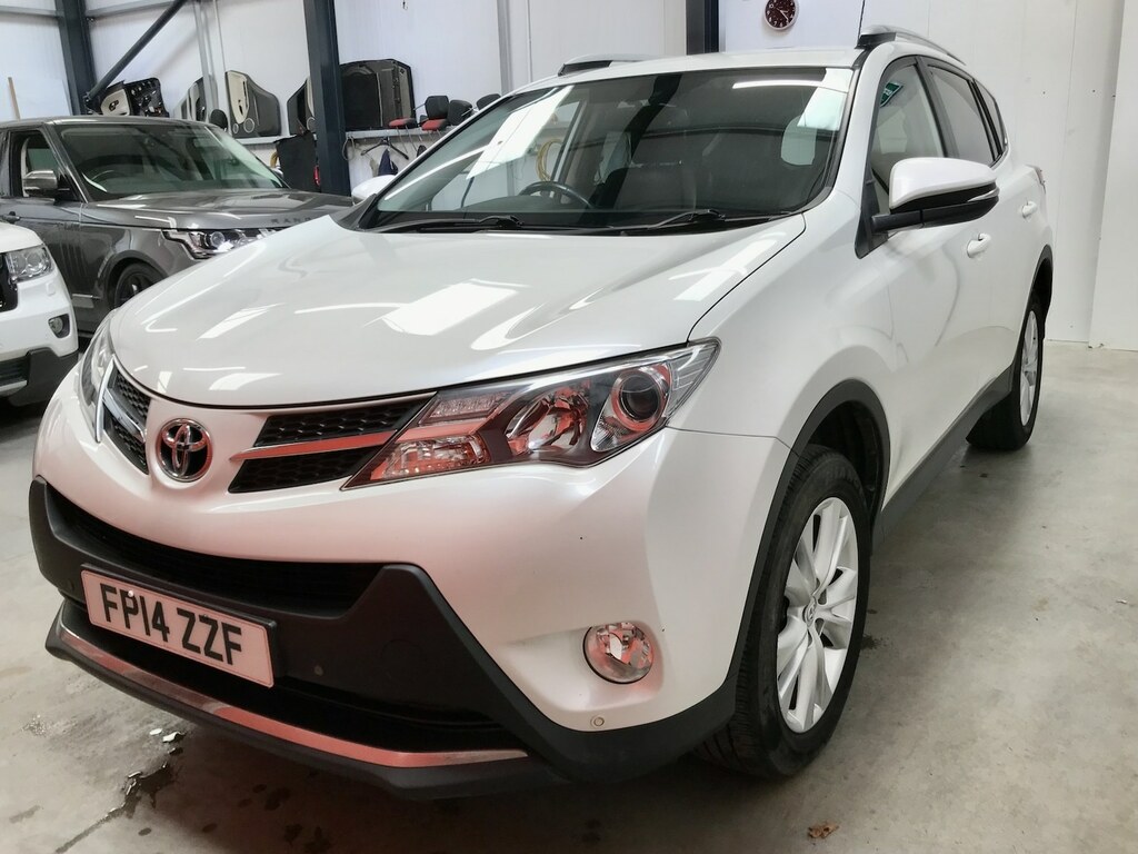 Toyota Rav 4 2.0 D-4d Invincible 2Wd FP14ZZF White #2