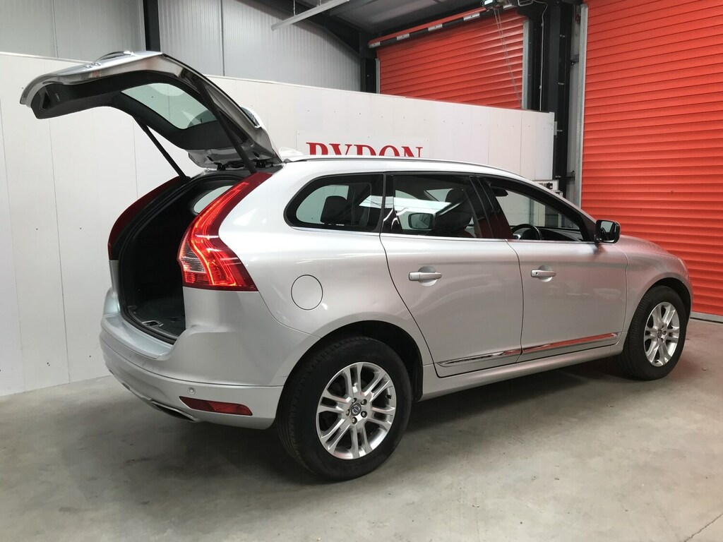 Volvo XC60 D5 215 Se Lux Nav Awd Geartronic Silver #4