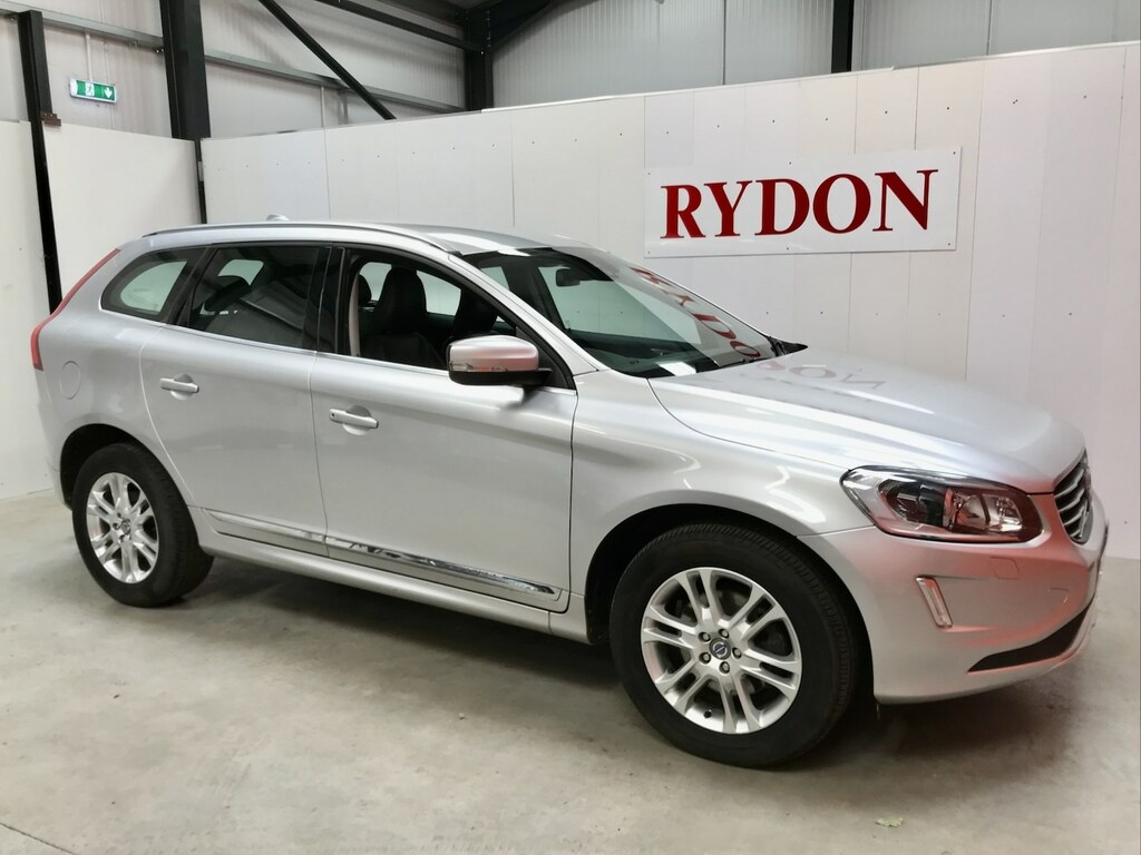 Volvo XC60 D5 215 Se Lux Nav Awd Geartronic Silver