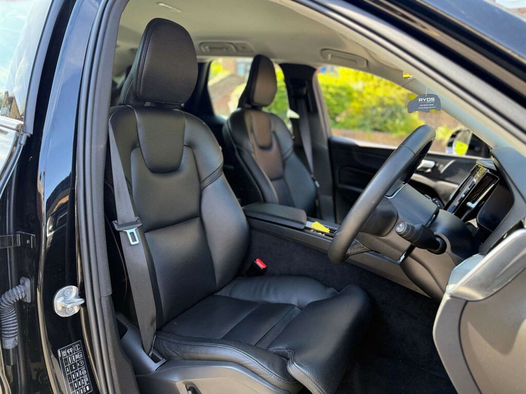 Volvo XC60 B4 Mhev SV23HTG Black #4