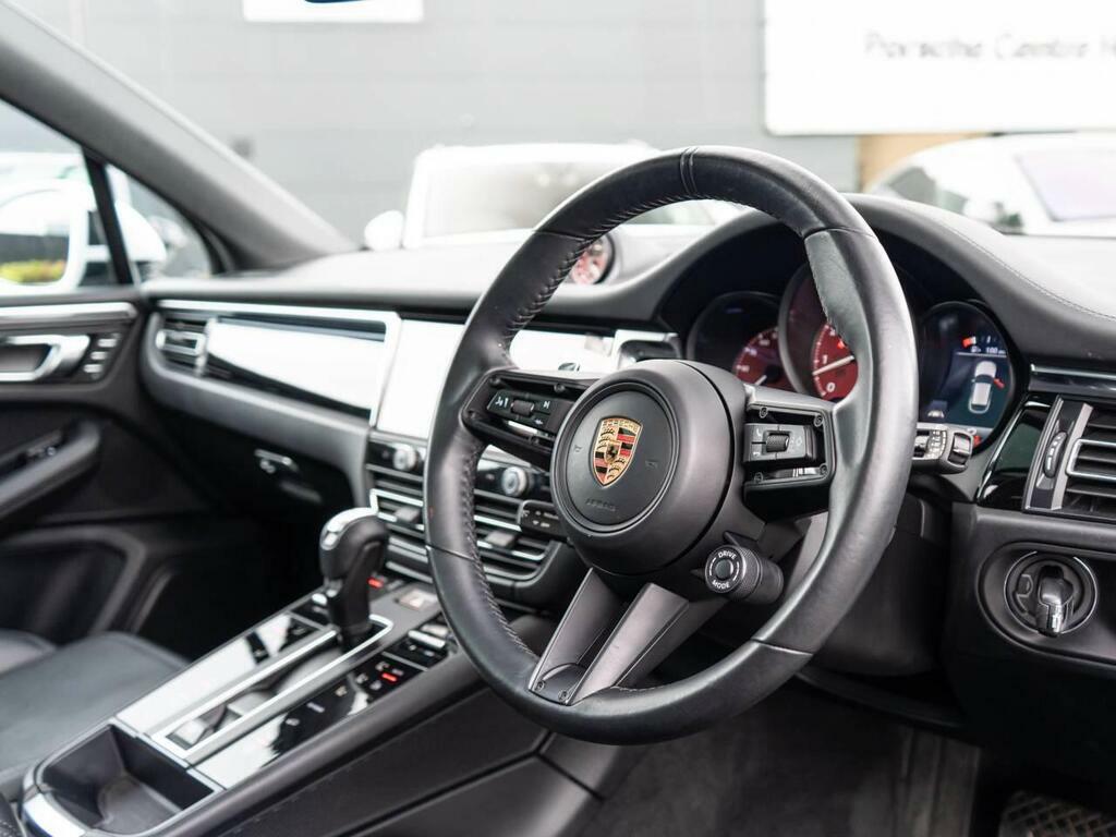 Porsche Macan S Pdk AK23UUG White #4