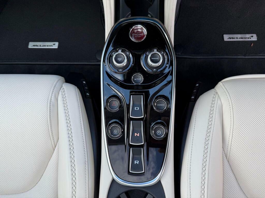 McLaren GT V8 Ssg White #17