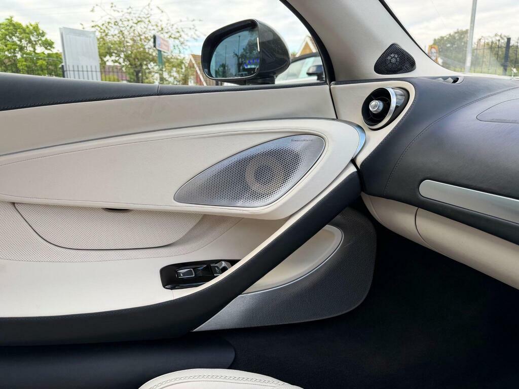 McLaren GT V8 Ssg White #18