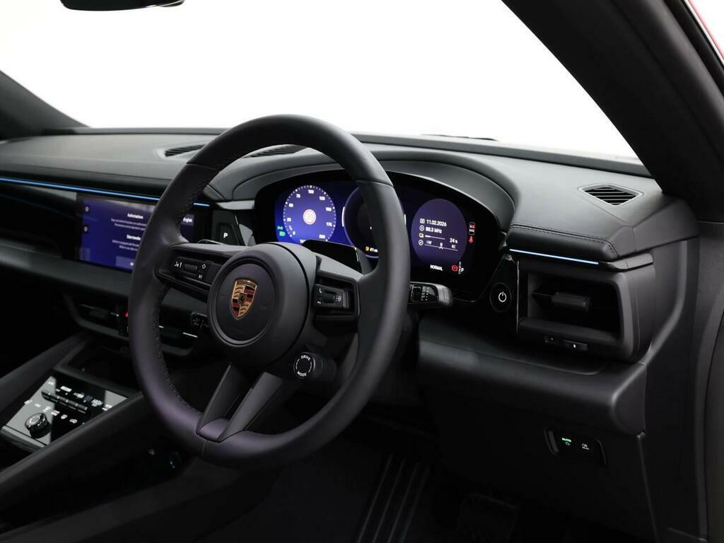 Porsche Macan Exeter #4