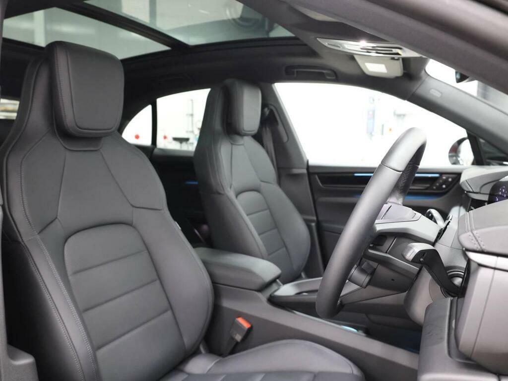 Porsche Macan Exeter #5