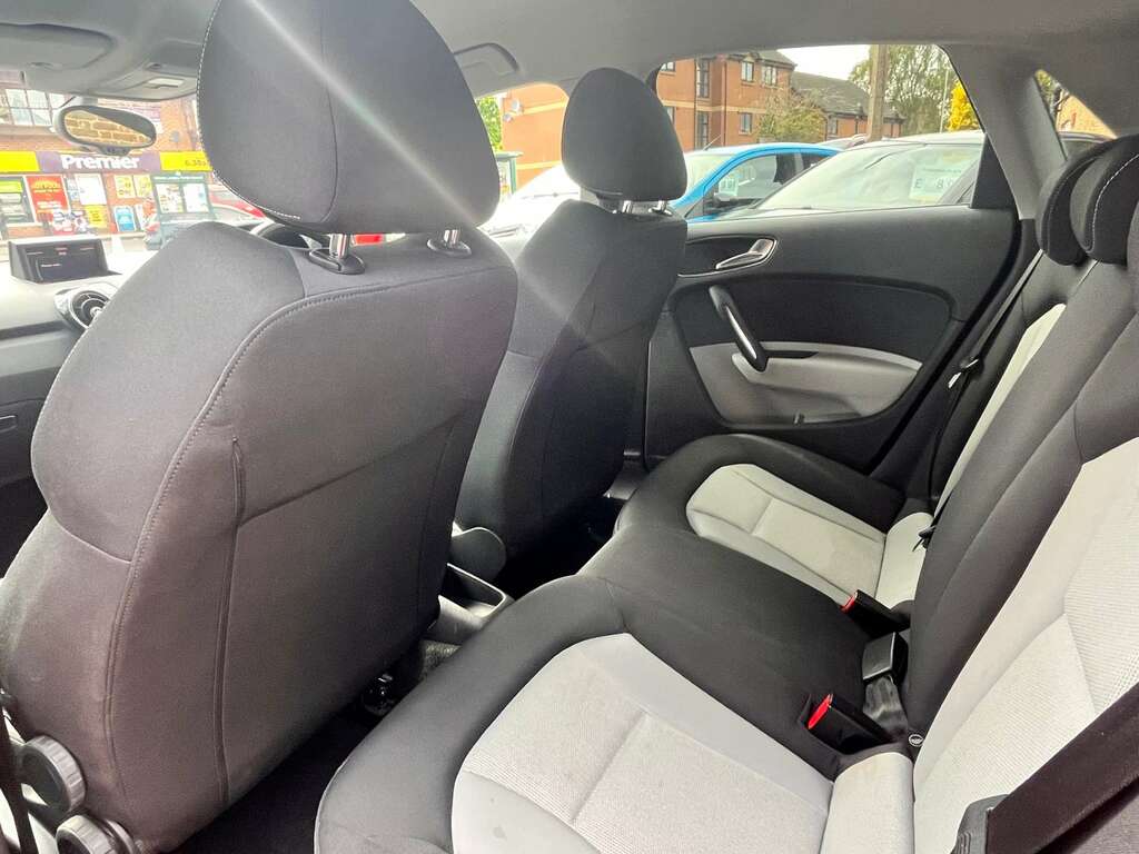 Audi A1 1.4 A1 Sportback Tfsi Sport RF62CXN Red #6