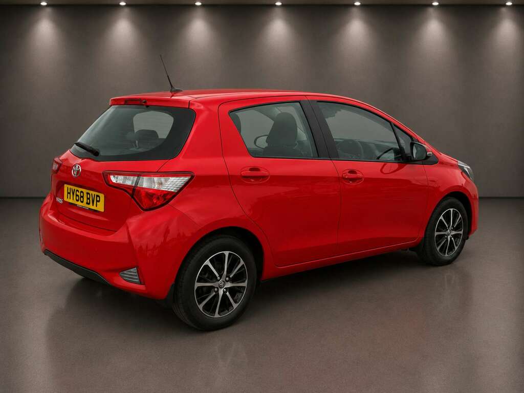 Toyota Yaris 1.5 Yaris Icon Tech Vvt-i HY68BVP Red #3