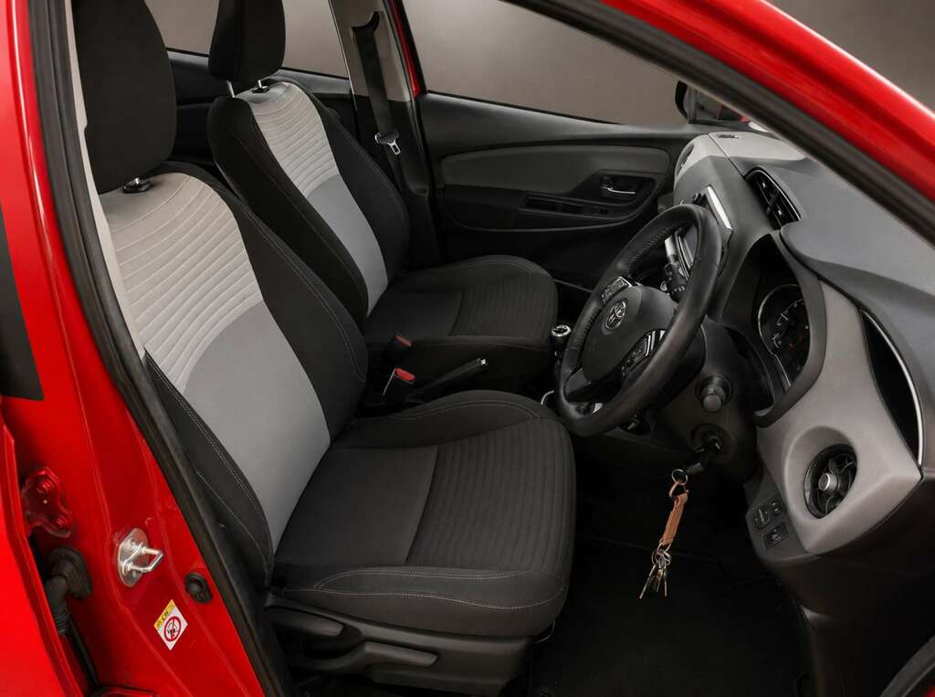 Toyota Yaris 1.5 Yaris Icon Tech Vvt-i HY68BVP Red #5