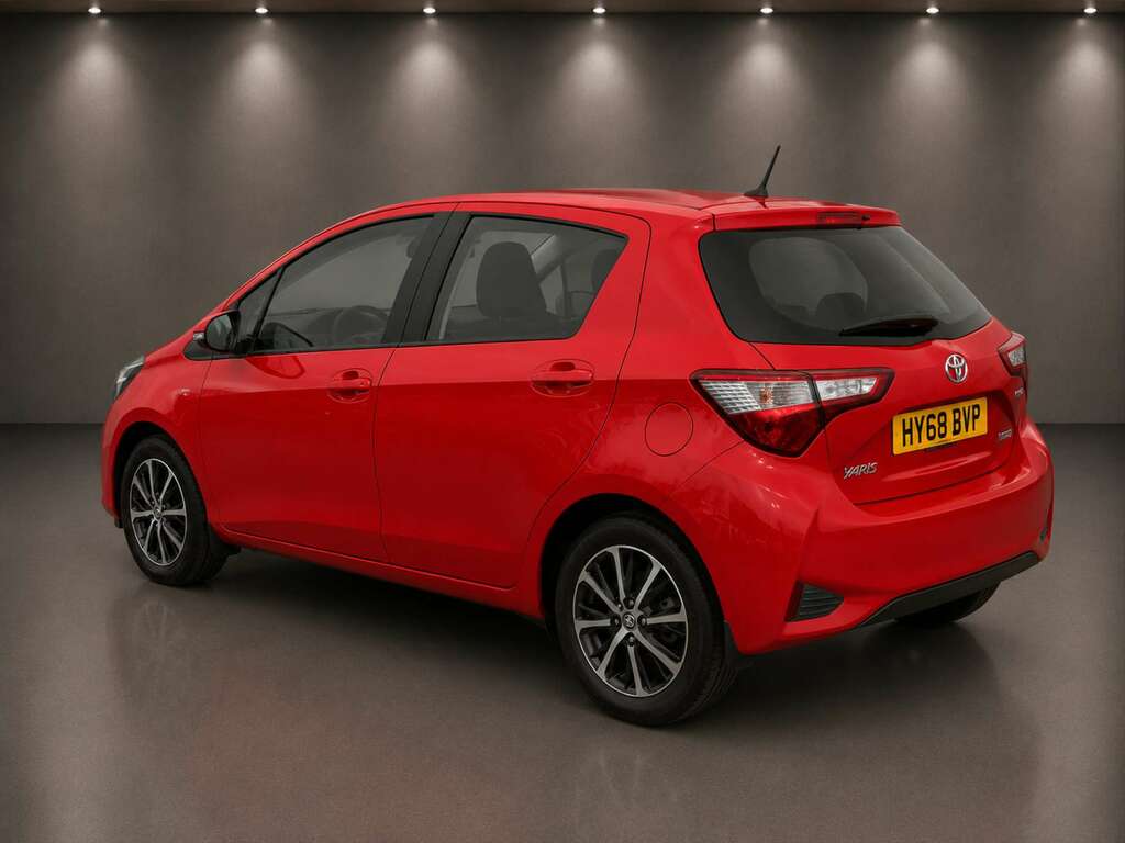 Toyota Yaris 1.5 Yaris Icon Tech Vvt-i HY68BVP Red #2