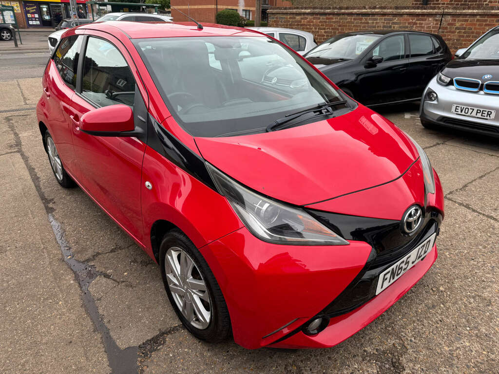 Toyota Aygo X 1.0 Aygo X-pression Vvt-i Cvt Red #6