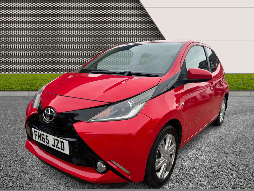 Toyota Aygo X 1.0 Aygo X-pression Vvt-i Cvt Red #3