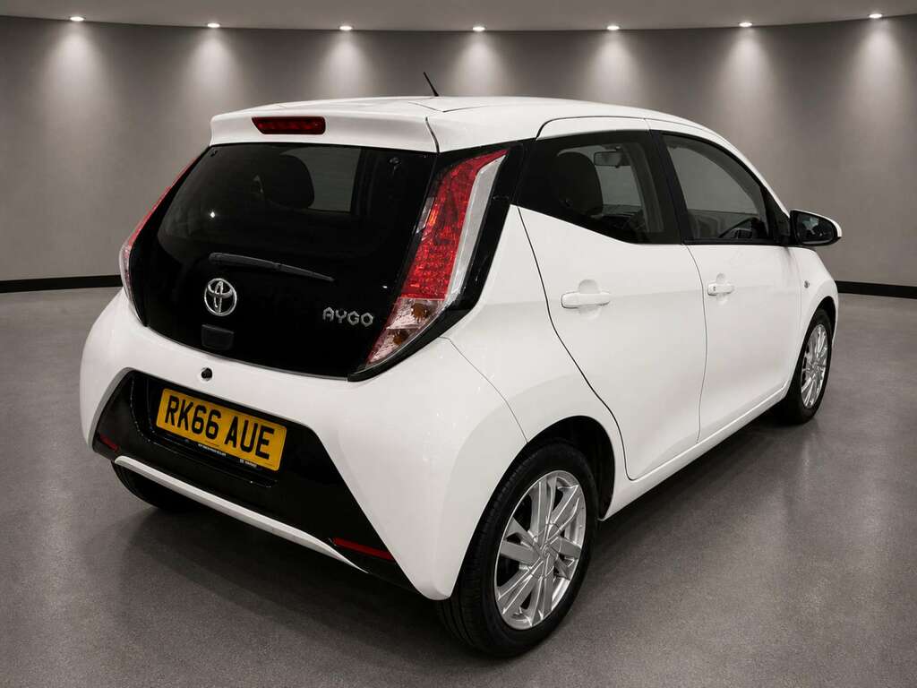 Toyota Aygo X 1.0 Aygo X-pression Vvt-i Cvt White #4