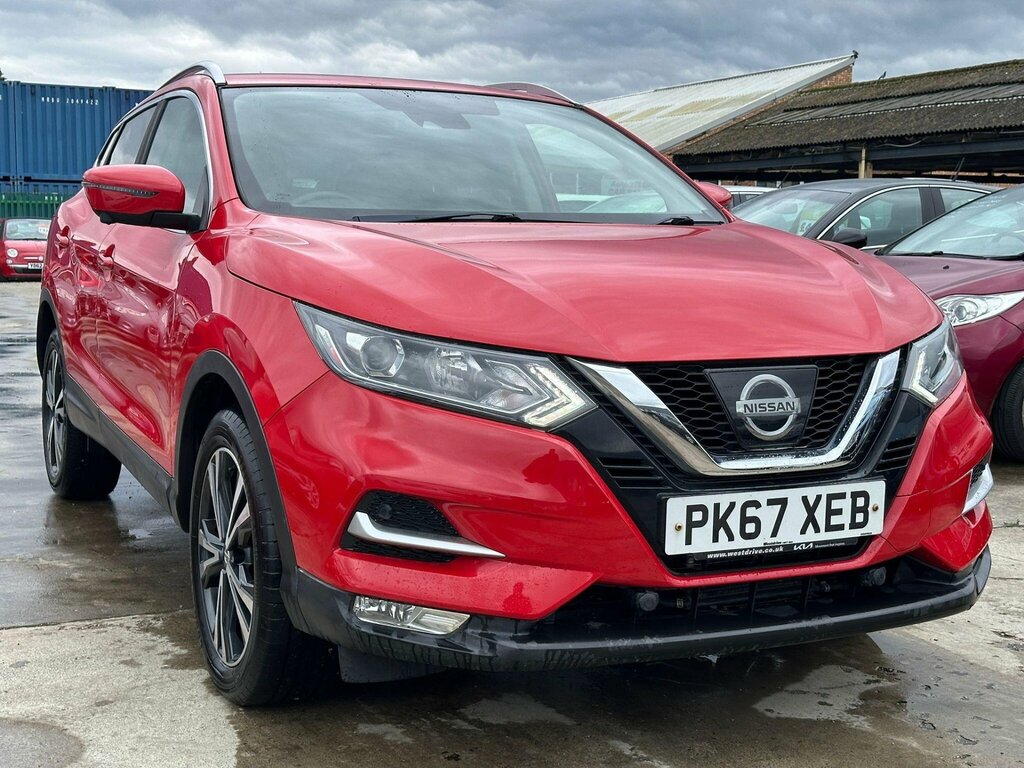 Nissan Qashqai 1.2 Dig-t N-connecta Xtron Euro 6 Ss Red