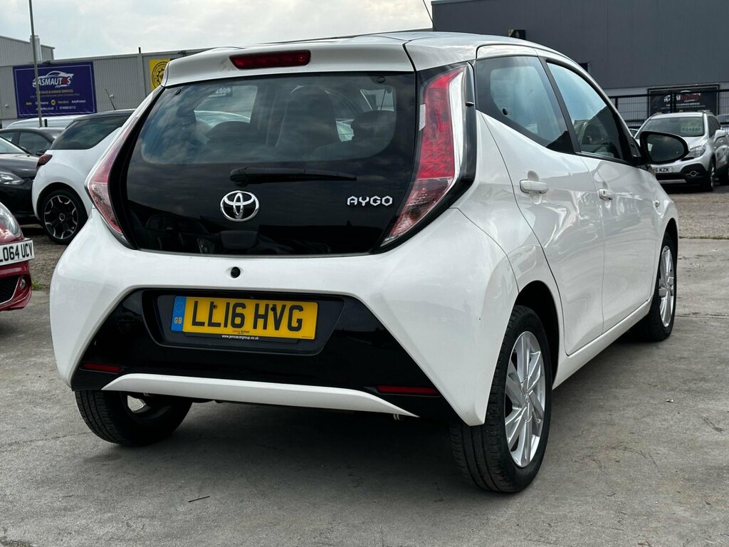 Toyota Aygo 1.0 Vvt-i X-pression Euro 6 LL16HVG White #5