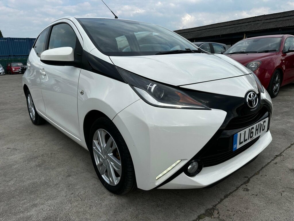 Toyota Aygo 1.0 Vvt-i X-pression Euro 6 LL16HVG White #3