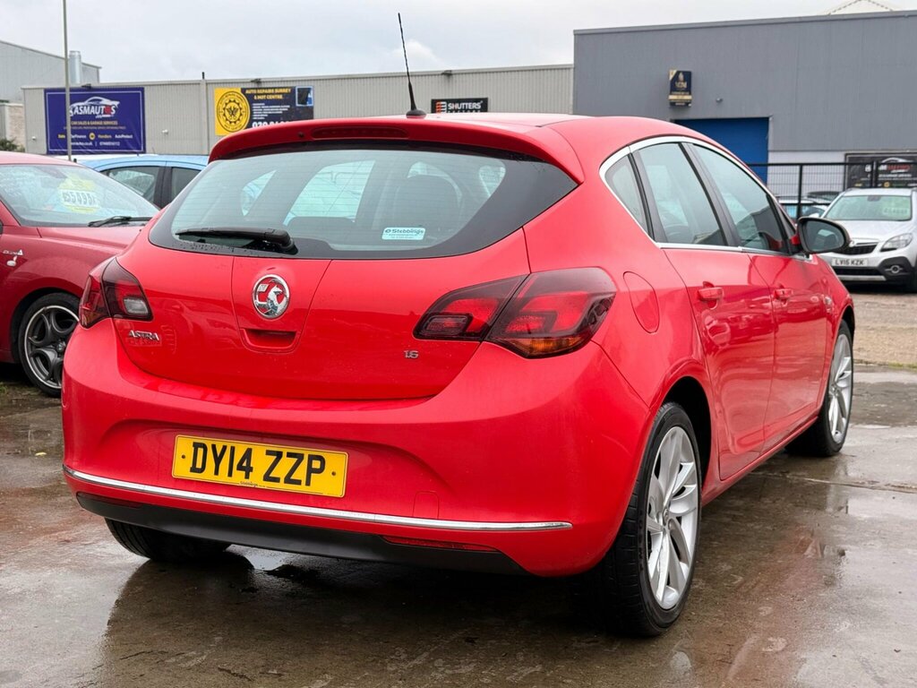Vauxhall Astra 1.6 16V Sri Euro 5 DY14ZZP Red #5
