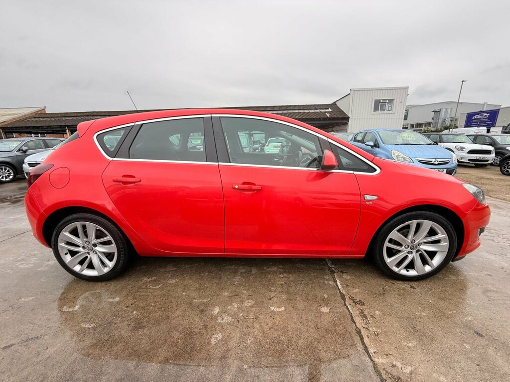 Vauxhall Astra 1.6 16V Sri Euro 5 DY14ZZP Red #4