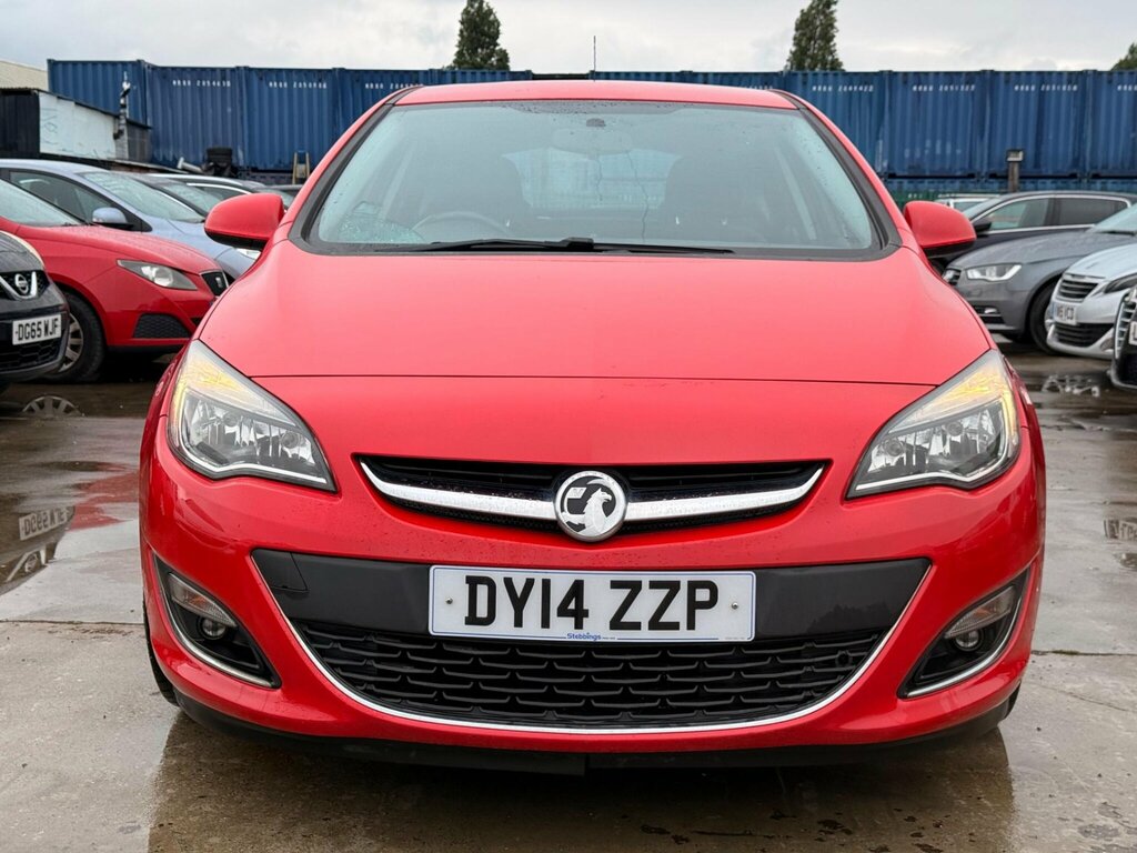 Vauxhall Astra 1.6 16V Sri Euro 5 DY14ZZP Red #2