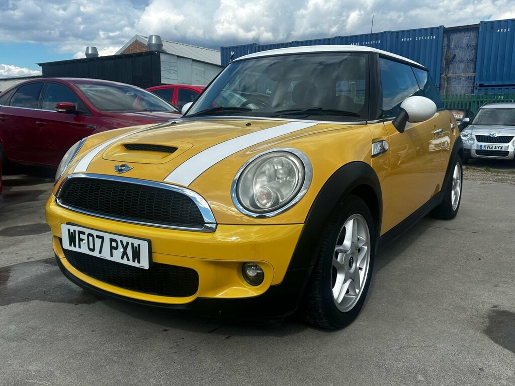 Mini Hatch 1.6 Cooper S Steptronic Euro 4 Yellow