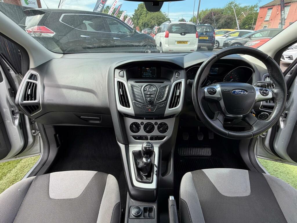 Ford Focus 1.6 Tdci Zetec Hatchback Euro 5 FL64BZM Silver #2