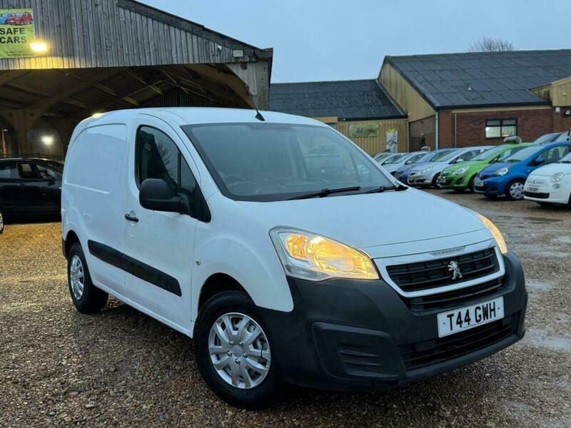 Peugeot Partner 1.6 Hdi 850 Professional T44GWH White #3