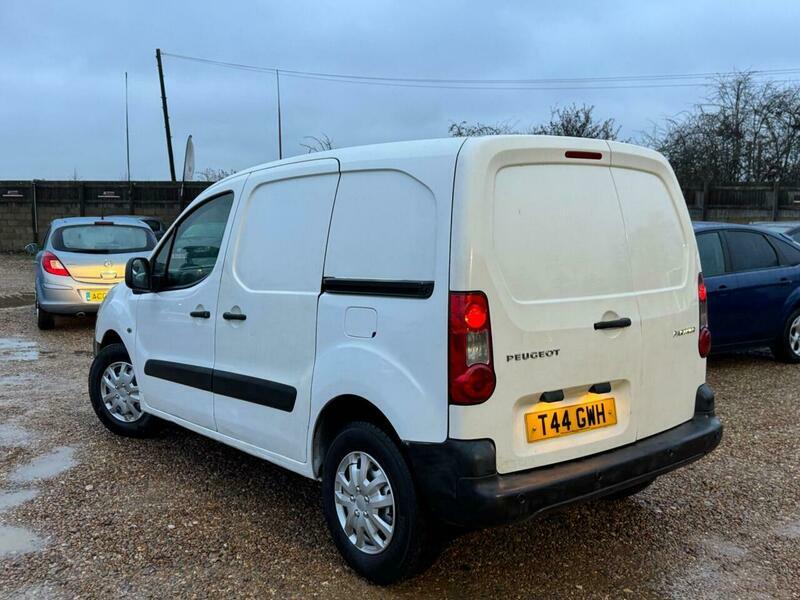 Peugeot Partner 1.6 Hdi 850 Professional T44GWH White #2