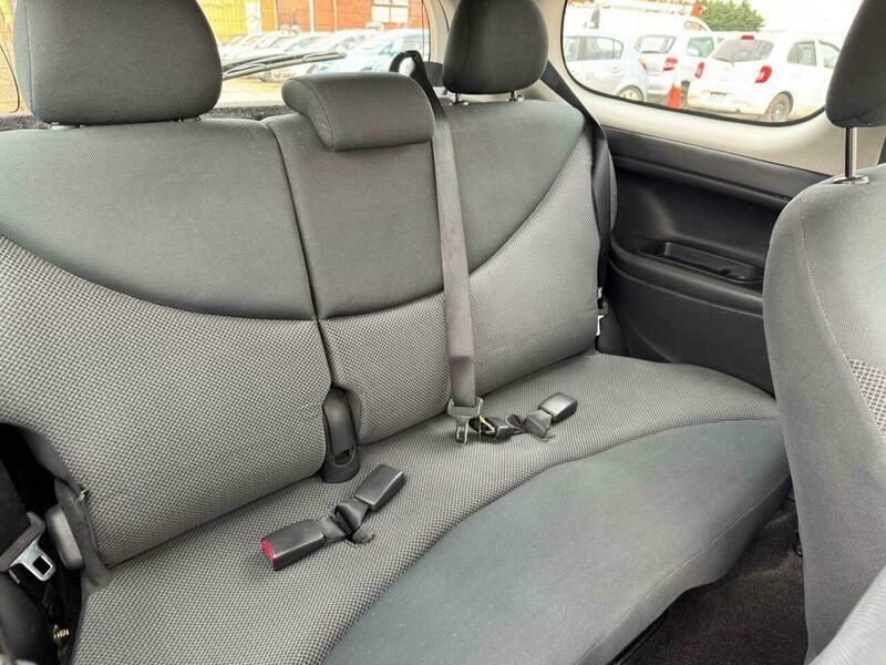 Toyota Yaris 1.3 T Spirit Vvt-i 85 Bhp Blue #17