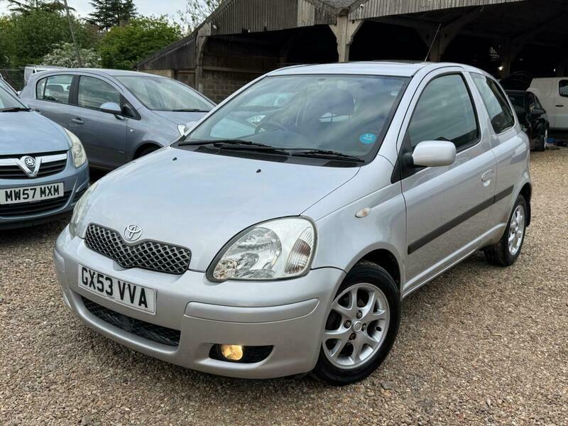 Toyota Yaris 1.3 Vvt-i T Spirit Silver