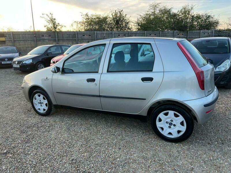 Fiat Punto 1.2 Dynamic Hatchback Grey #2