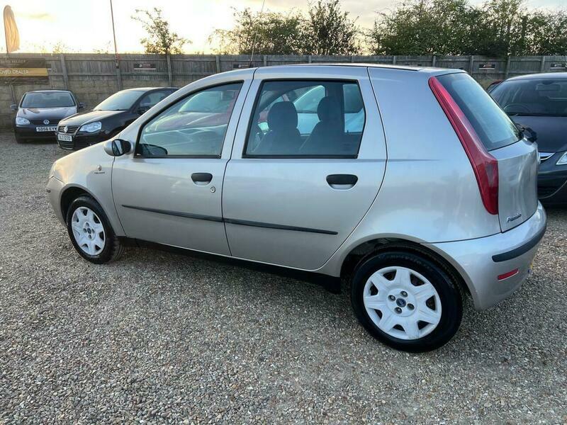 Fiat Punto 1.2 Dynamic Hatchback Grey #3